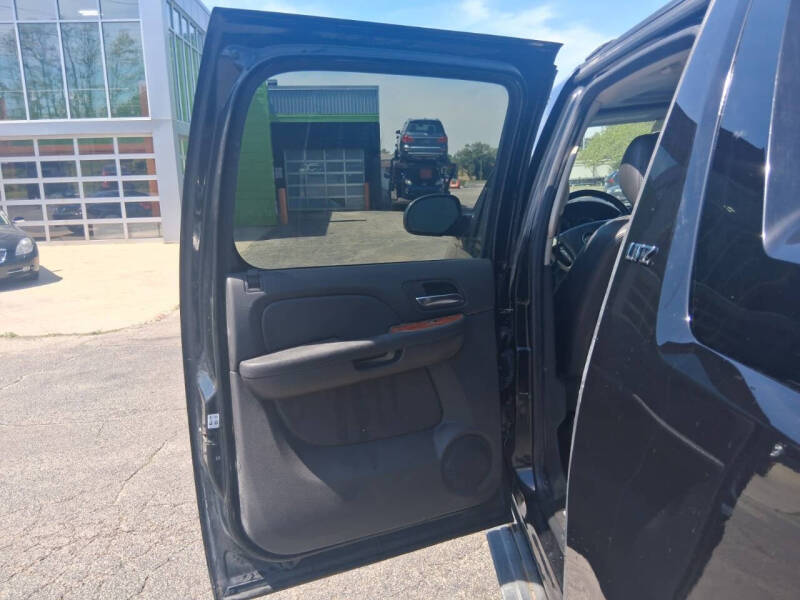 2011 Chevrolet Avalanche LTZ