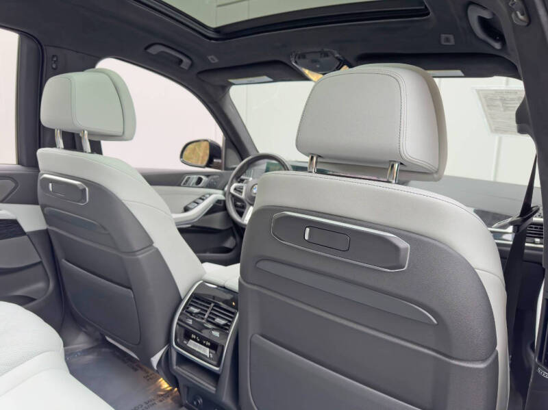 2023 BMW X7 xDrive40i