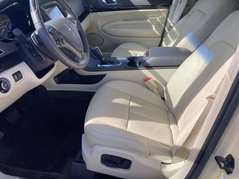 2016 Lincoln MKT EcoBoost