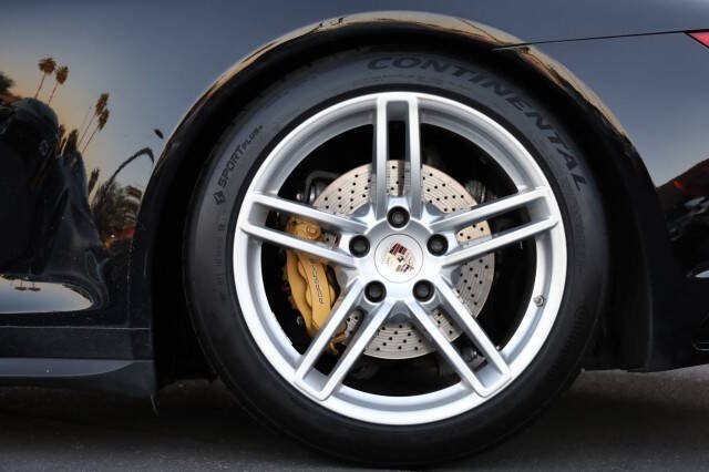 2017 Porsche 911 Carrera 4