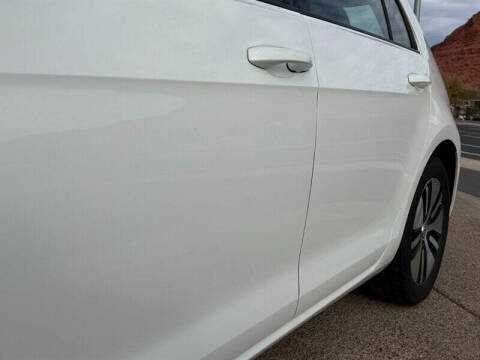 2017 Volkswagen e-Golf SE