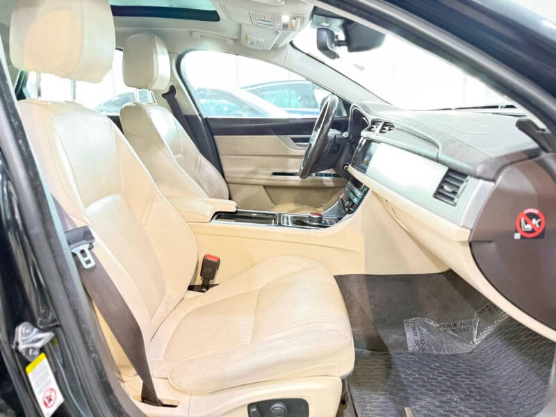 2017 Jaguar XF 35t Prestige