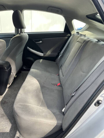 2012 Toyota Prius Two