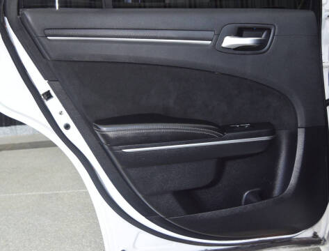 2013 Chrysler 300 SRT8