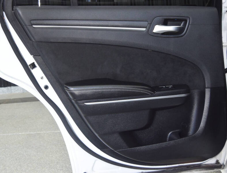 2013 Chrysler 300 SRT8