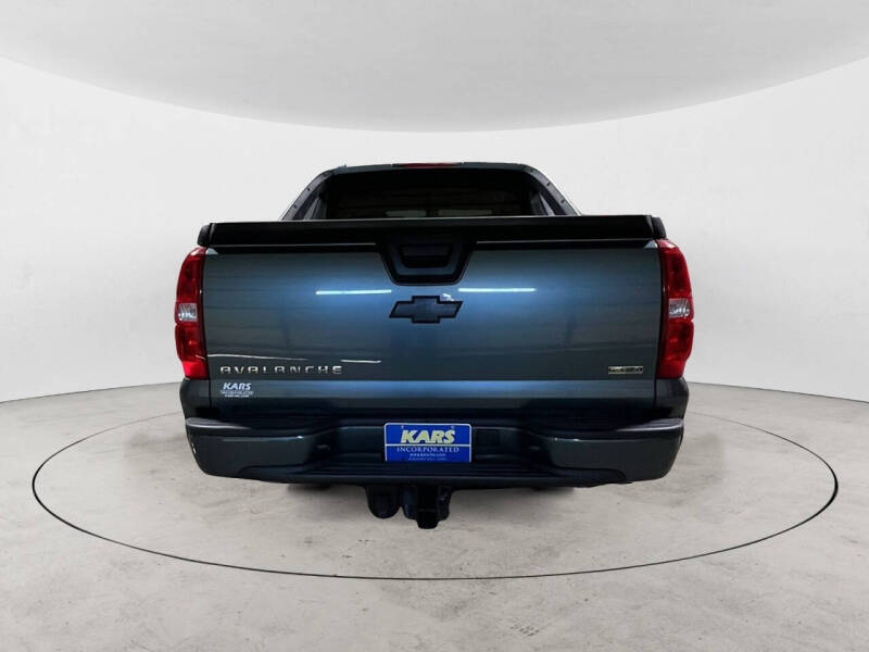 2011 Chevrolet Avalanche LS