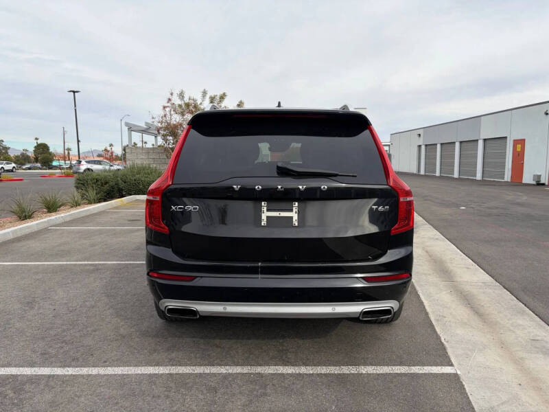 2016 Volvo XC90 T6 Momentum