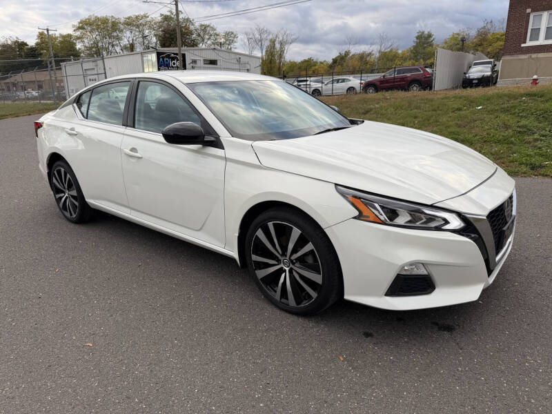 2021 Nissan Altima SR's photo