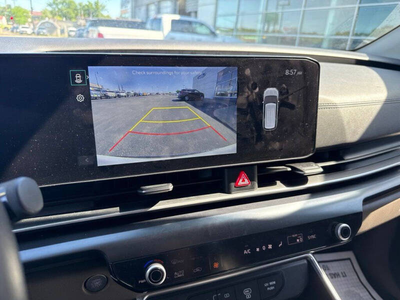 2025 Kia Carnival LXS