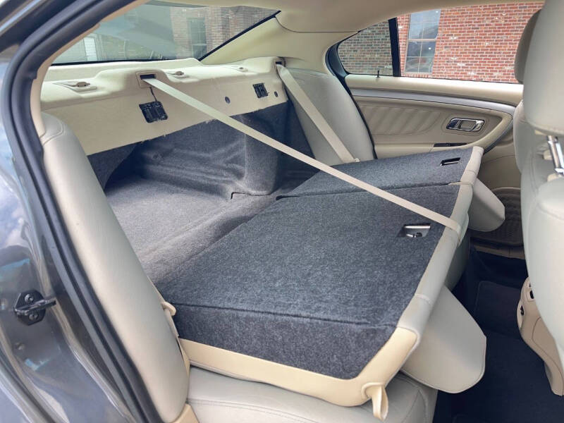 2019 Ford Taurus SE