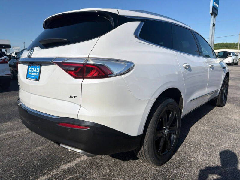 2023 Buick Enclave Essence