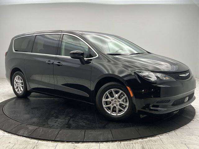 2024 Chrysler Voyager LX