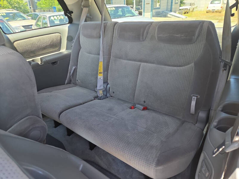 2009 Toyota Sienna LE 7-Passenger
