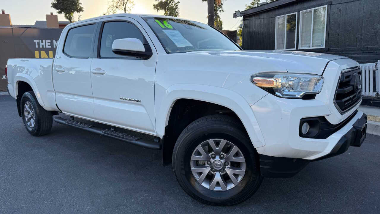 2019-toyota-tacoma-sr5-pickup-4d-6-ft.jpg