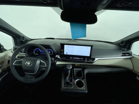 2025 Toyota Sienna Platinum 7-Passenger