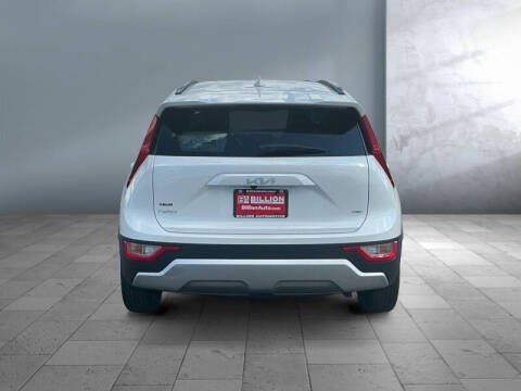 2023 Kia Niro LX