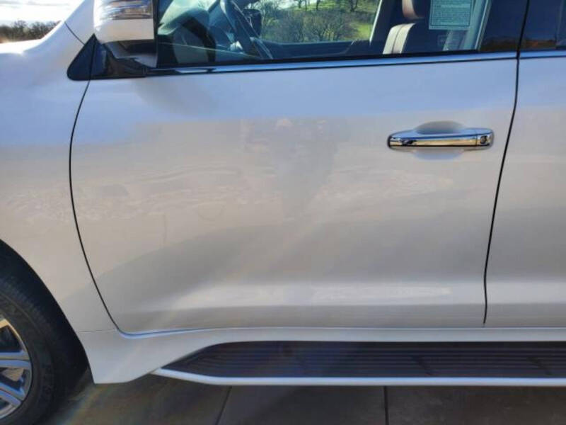 2016 Lexus LX 570's photo