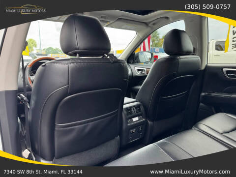 2020 Nissan Pathfinder SL