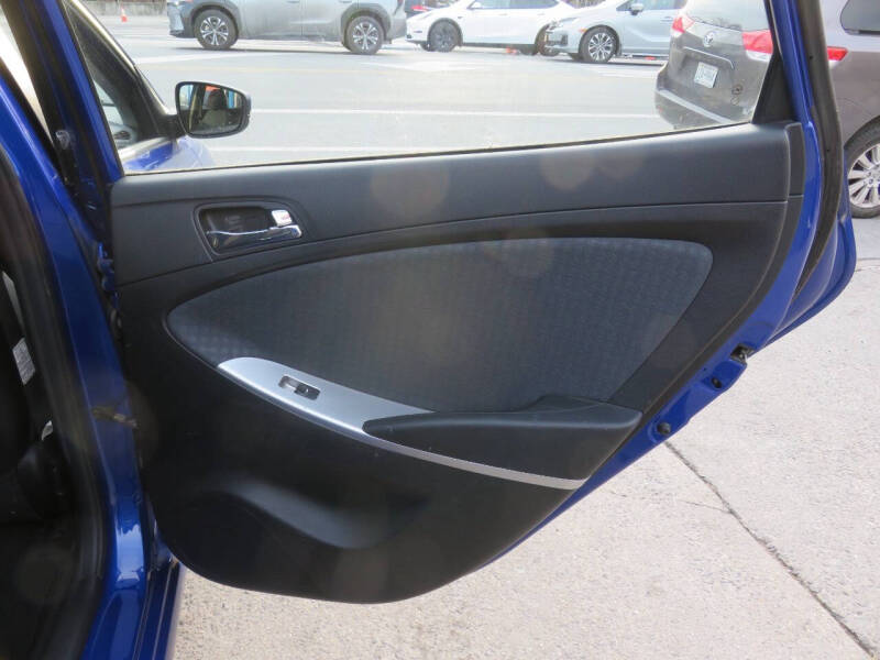 2014 Hyundai Accent SE