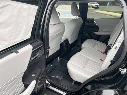 2025 Mitsubishi Outlander SEL Platinum Edition