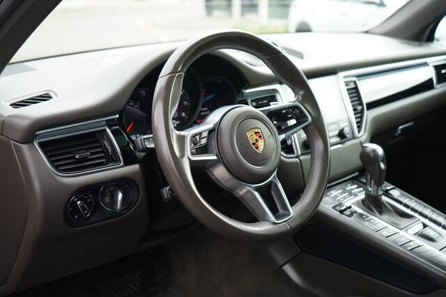 2017 Porsche Macan