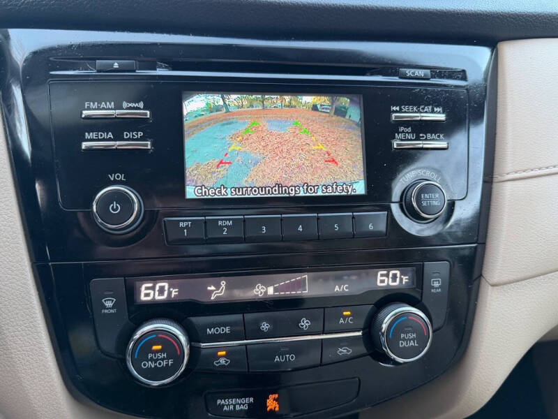 2017 Nissan Rogue SV