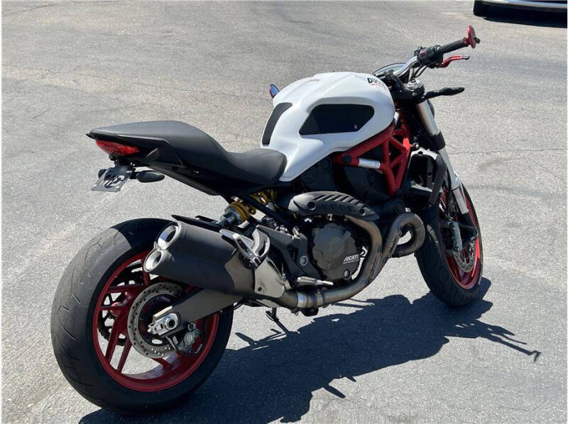 2016 Ducati Monster