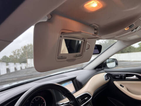 2018 Infiniti QX30 Premium