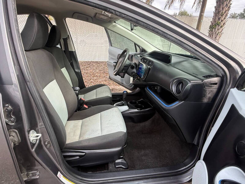 2013 Toyota Prius c Two