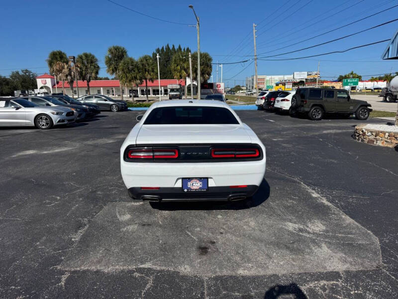 2015 Dodge Challenger SXT