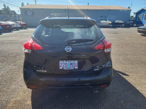 2020 Nissan Kicks SR