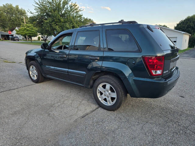 2005 Jeep Grand Cherokee for sale at QUEENSGATE AUTO SALES in York, PA