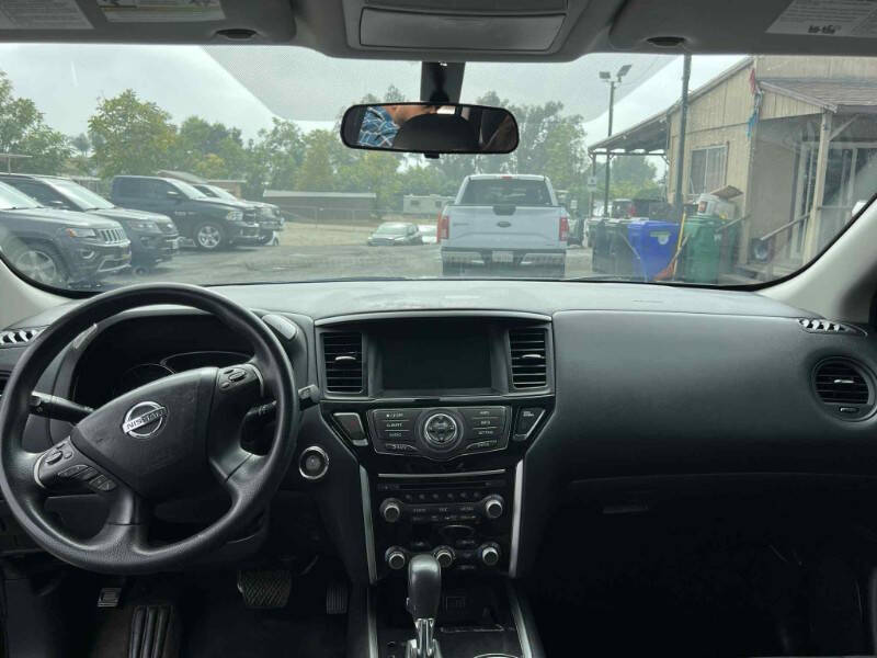 2019 Nissan Pathfinder S