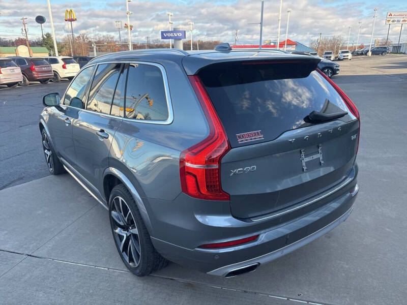 2020 Volvo XC90 T6 Momentum 6-Passenger