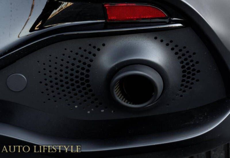 2022 Aston Martin DBX