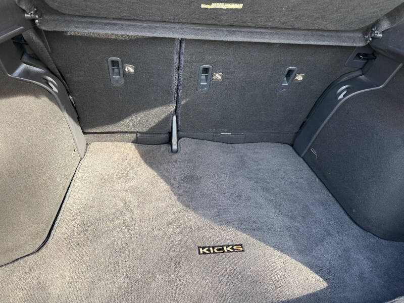 2020 Nissan Kicks SV