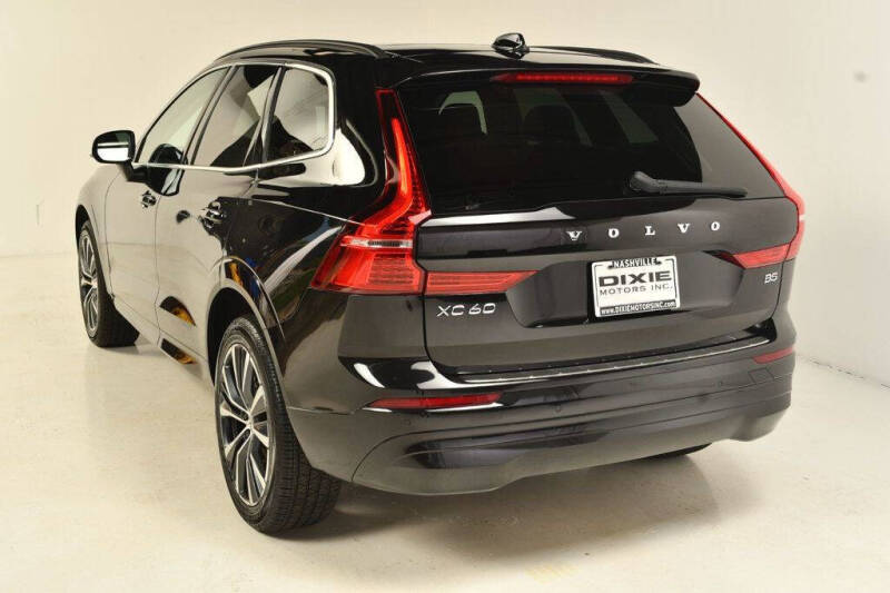2022 Volvo XC60 B5 Momentum