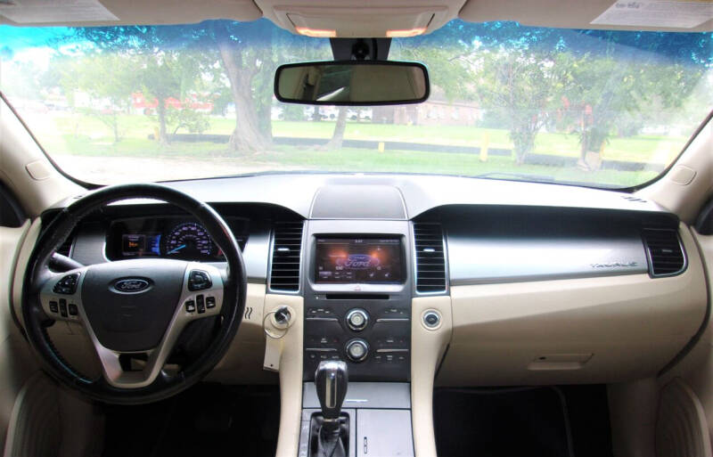 2014 Ford Taurus SEL