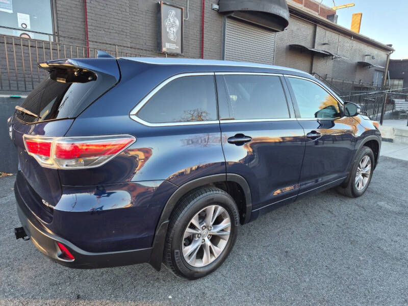 Image of 2015 Toyota Highlander XLE