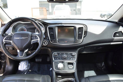 2016 Chrysler 200 C