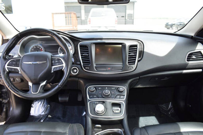 2016 Chrysler 200 C
