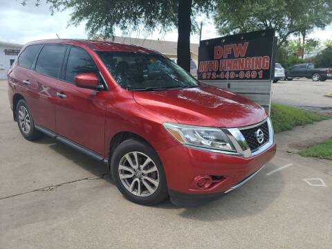 2014 Nissan Pathfinder for sale at DFW AUTO FINANCING LLC in Dallas TX