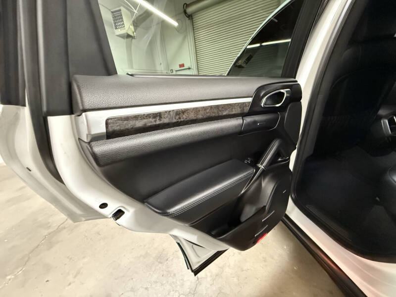 2016 Porsche Cayenne S E-Hybrid