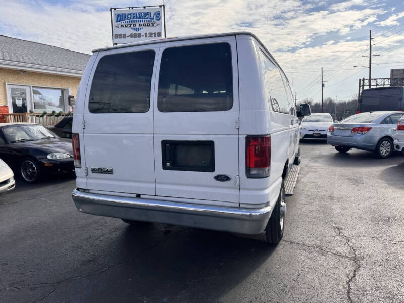 2006 Ford E-Series E-350 SD XLT