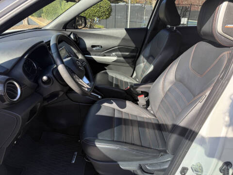 2020 Nissan Kicks SR