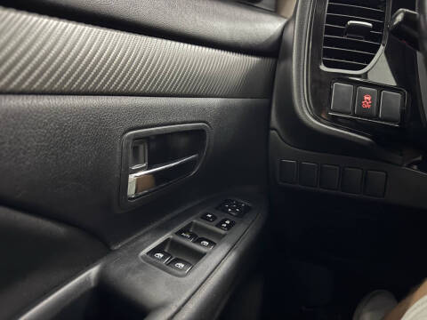 2016 Mitsubishi Outlander ES
