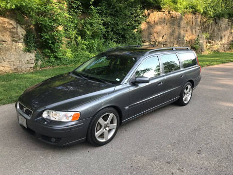 2005 Volvo V70 R for sale at Bogie's Motors in Saint Louis MO