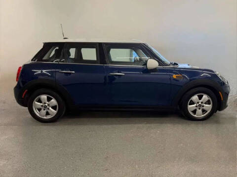 2017 MINI Hardtop 4 Door Cooper