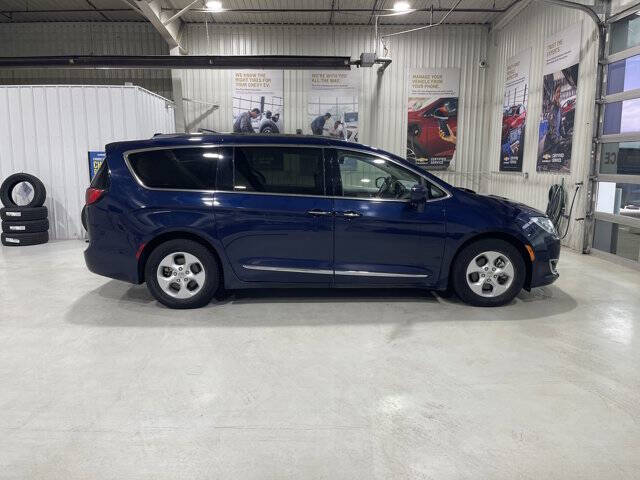 2017 Chrysler Pacifica Touring-L Plus