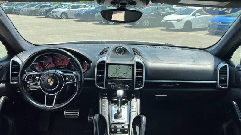 2016 Porsche Cayenne GTS